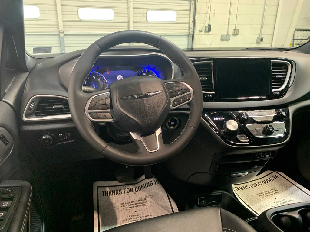 Used 2025 Chrysler Pacifica Select Van Passenger Van