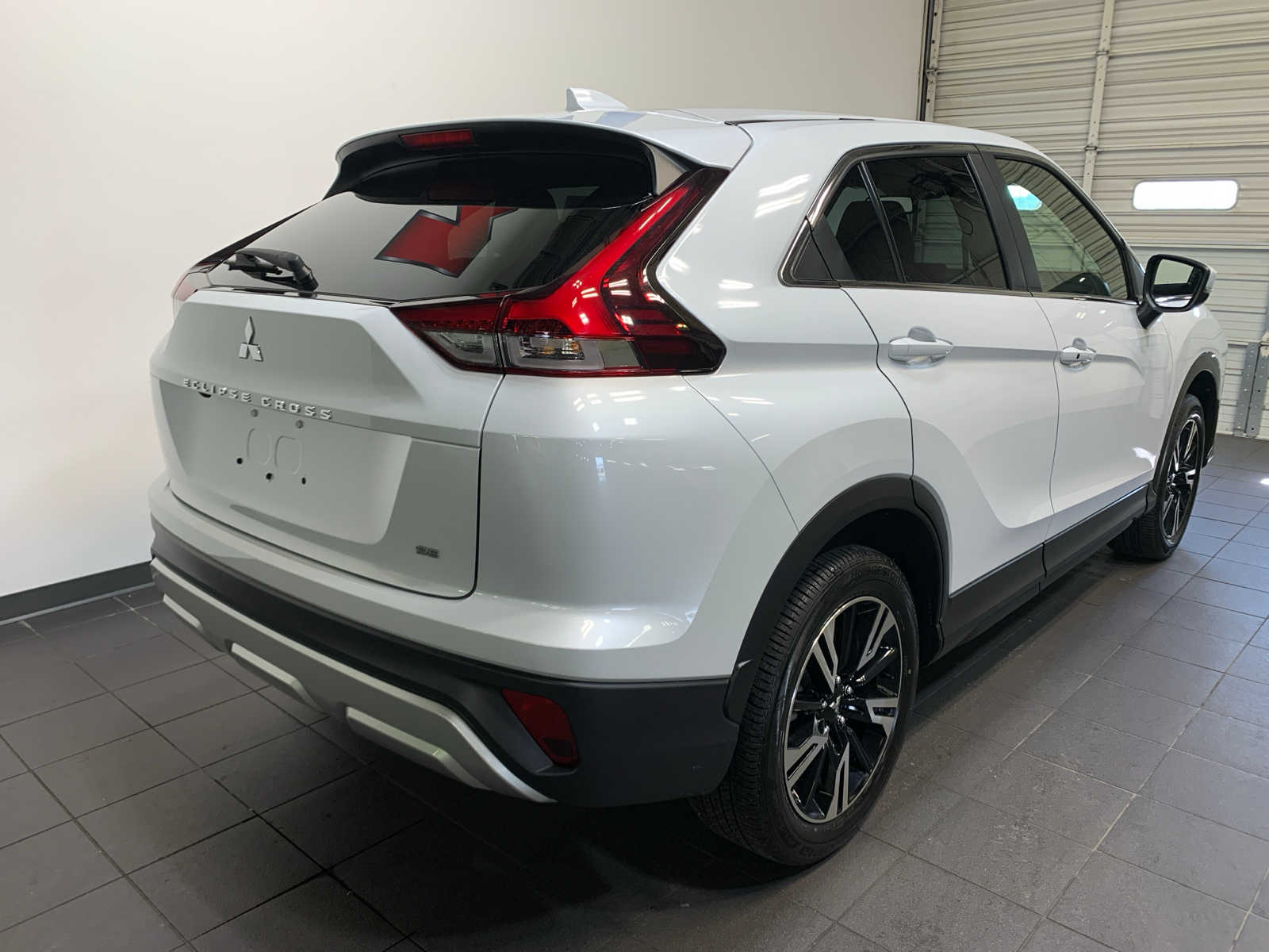 2024 Mitsubishi Eclipse Cross SE photo 3