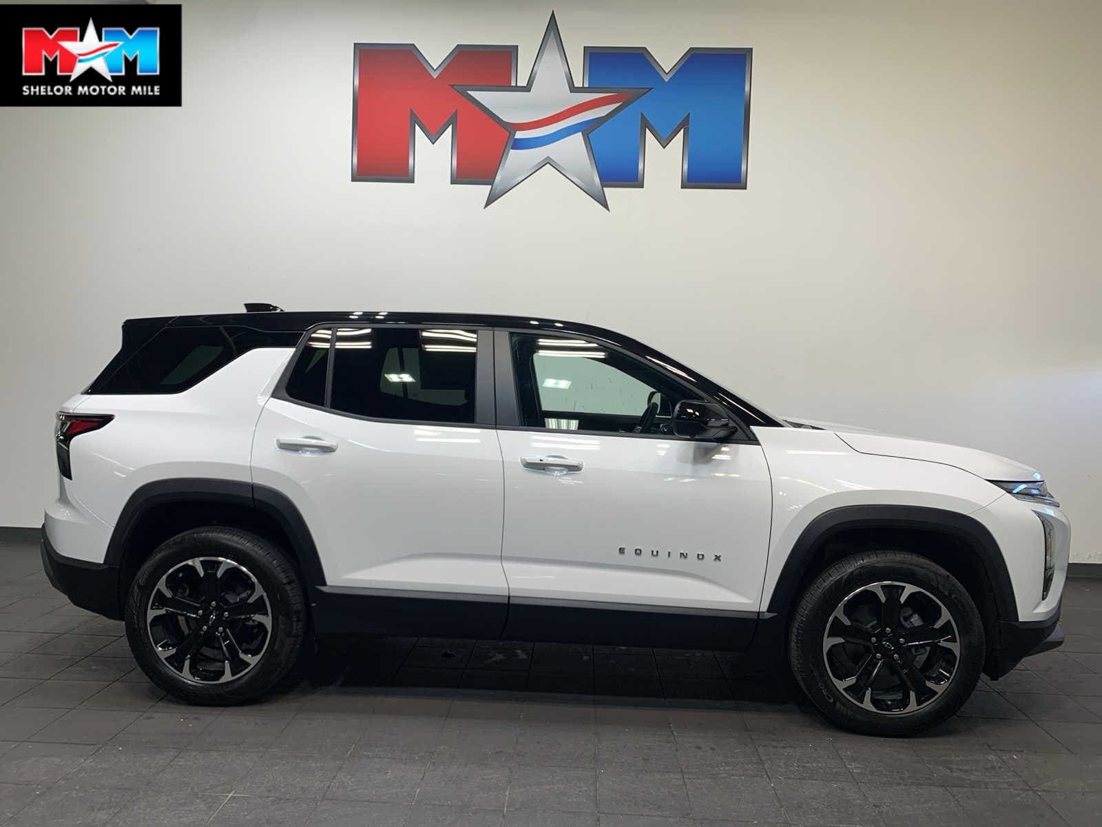 2026 Chevrolet Equinox LT's photo