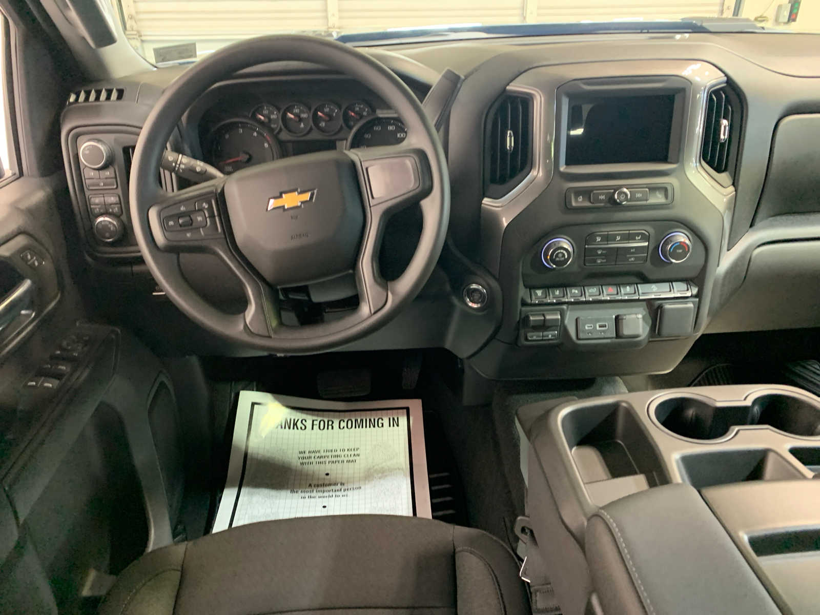 2026 Chevrolet Silverado 2500HD Custom photo 4