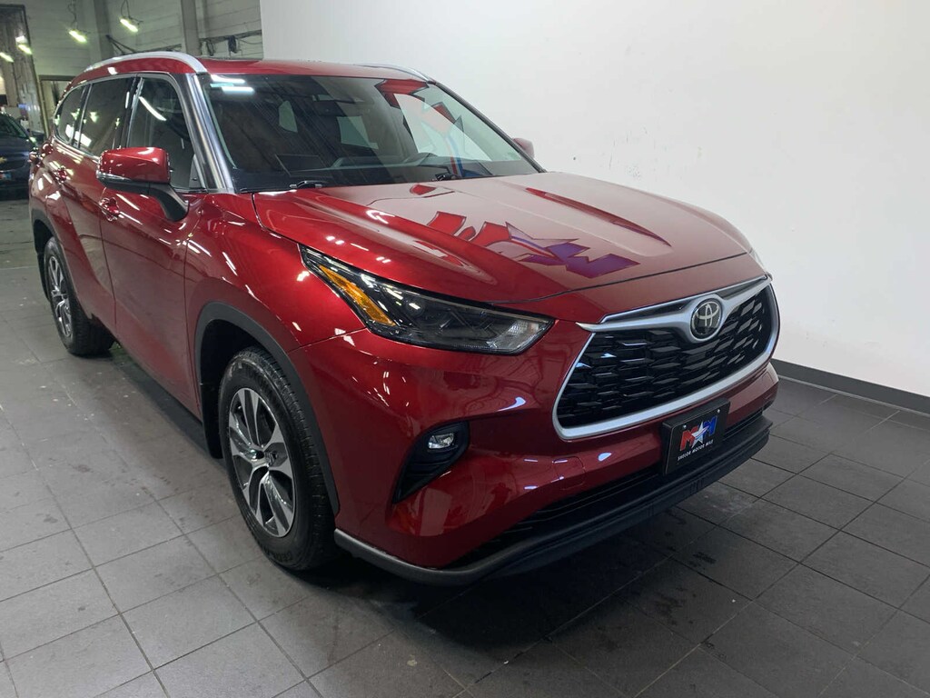 Used 2022 Toyota Highlander XLE SUV