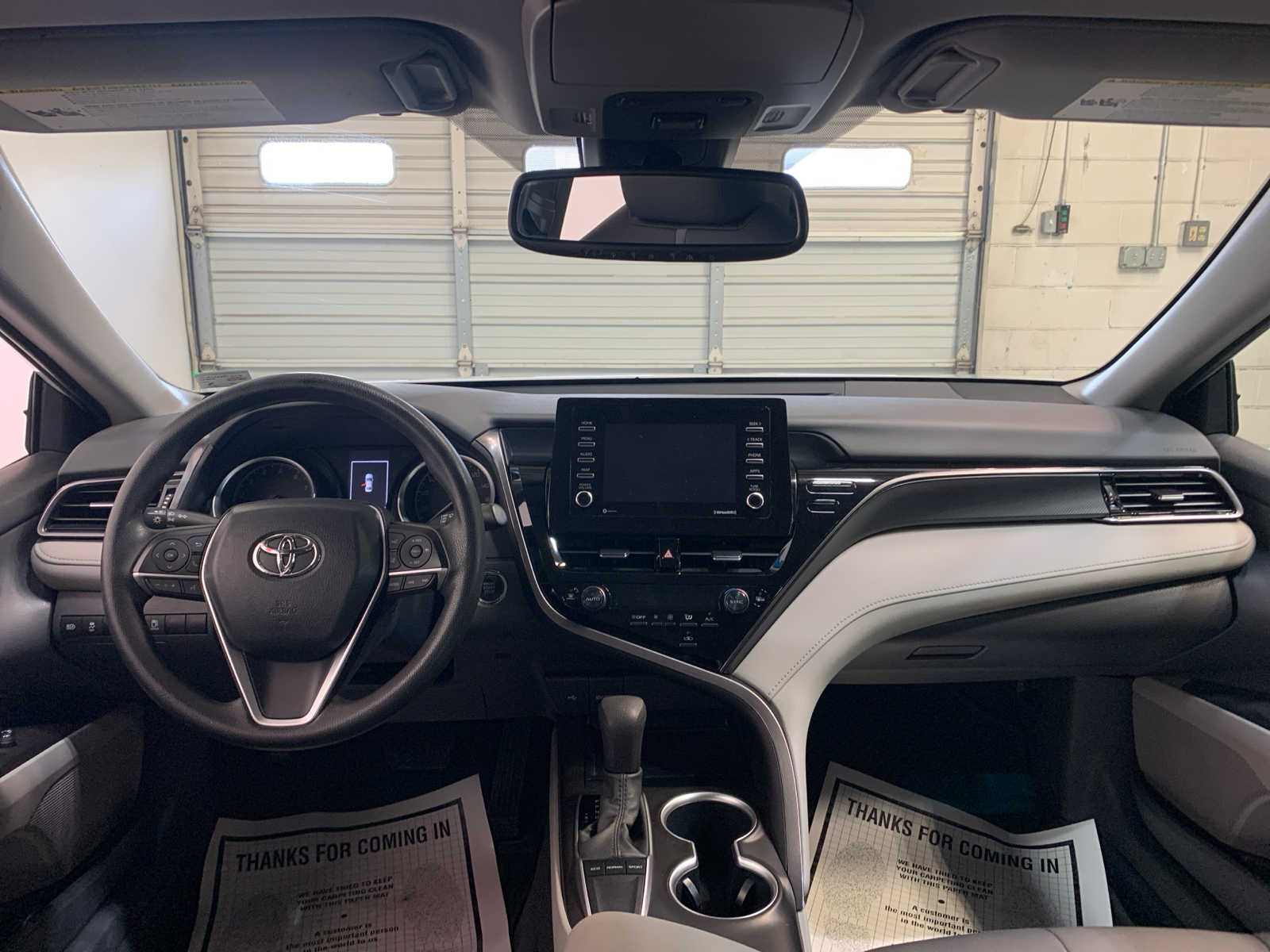 2023 Toyota Camry LE photo 4