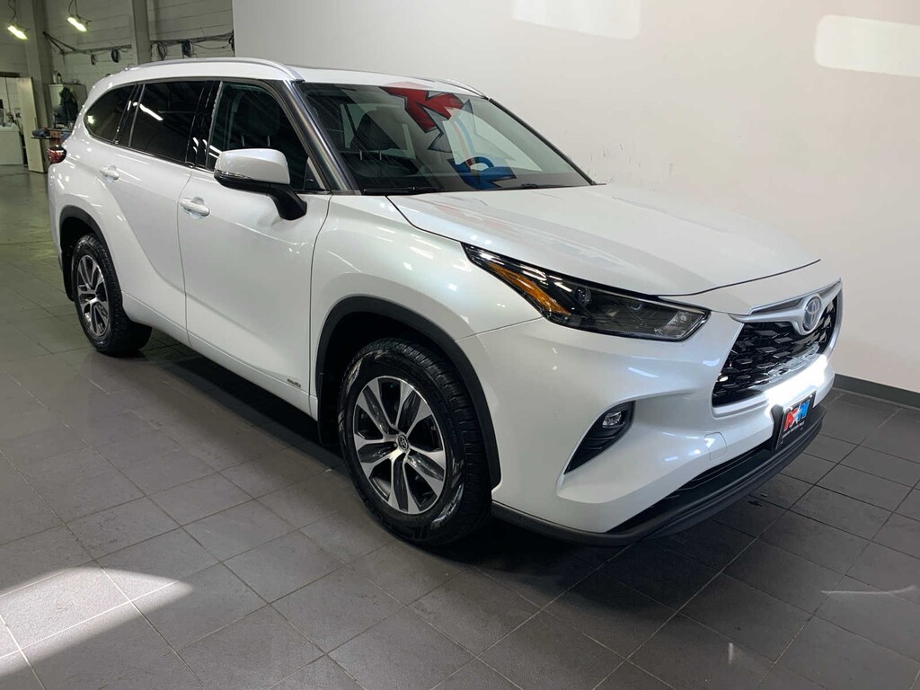 Used 2022 Toyota Highlander Hybrid XLE SUV