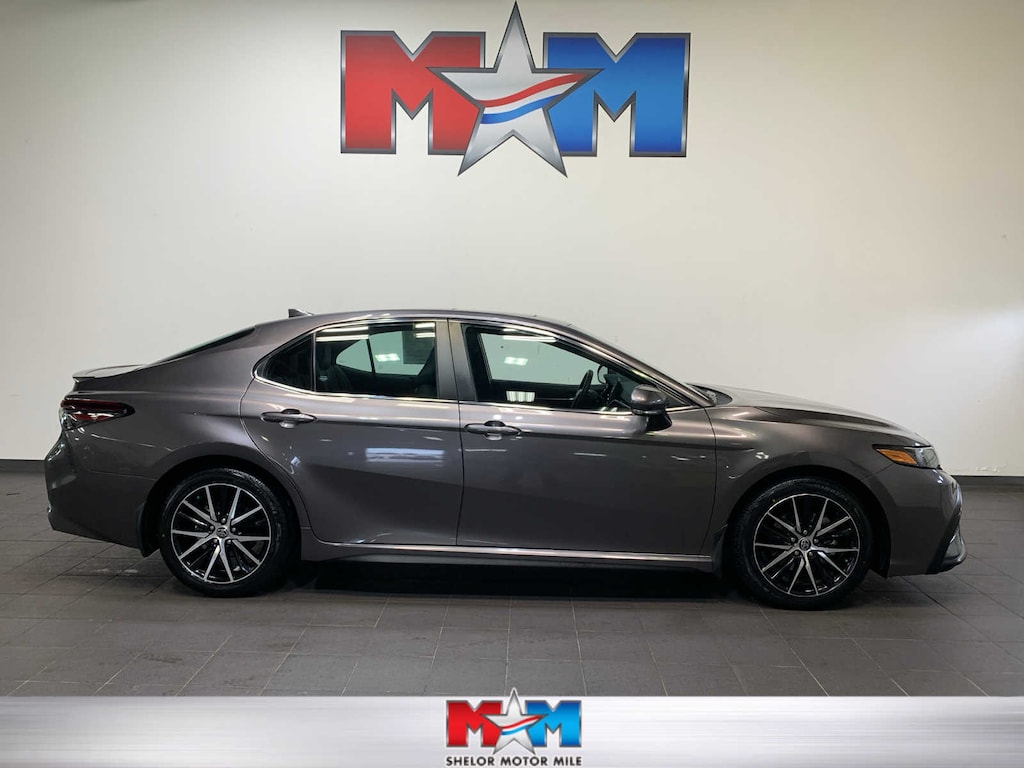Used 2022 Toyota Camry SE Sedan