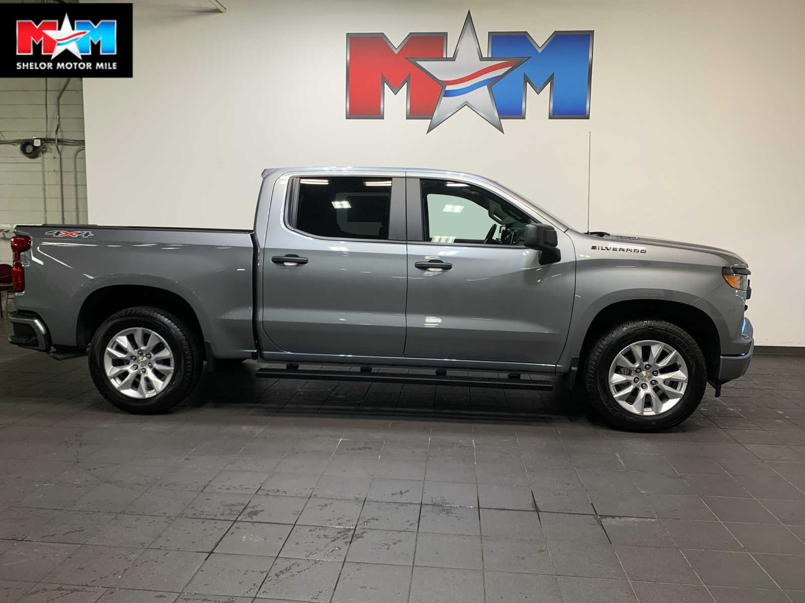 2026 Chevrolet Silverado 1500 Custom's photo