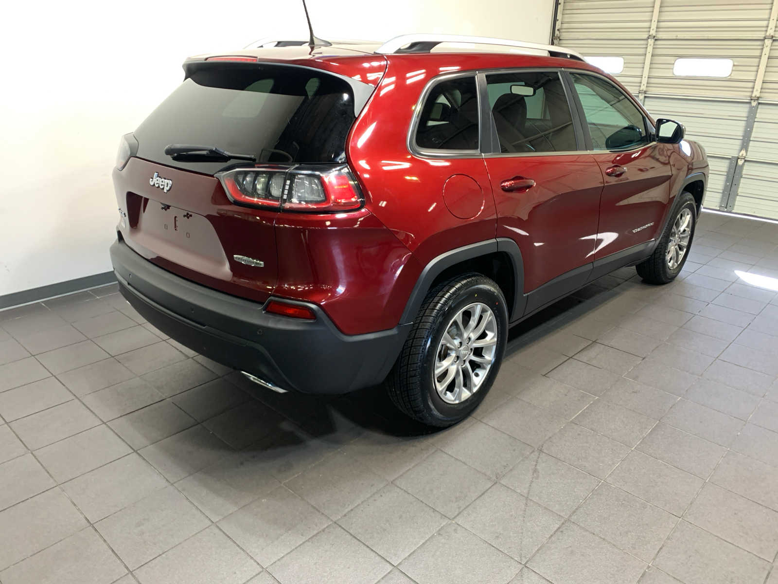 2021 Jeep Cherokee Latitude Lux photo 3