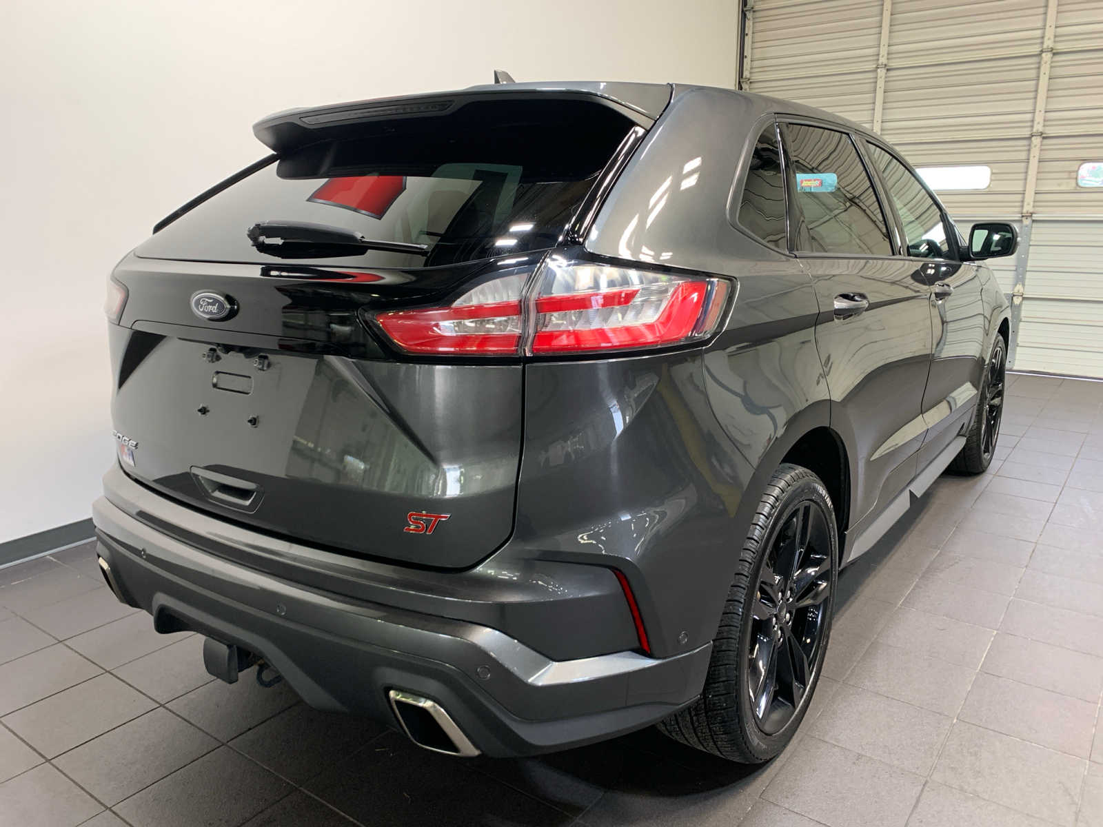 2020 Ford Edge ST photo 3