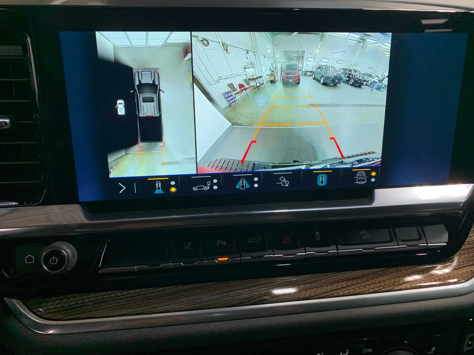 2025 Chevrolet Silverado 2500HD LT photo 3