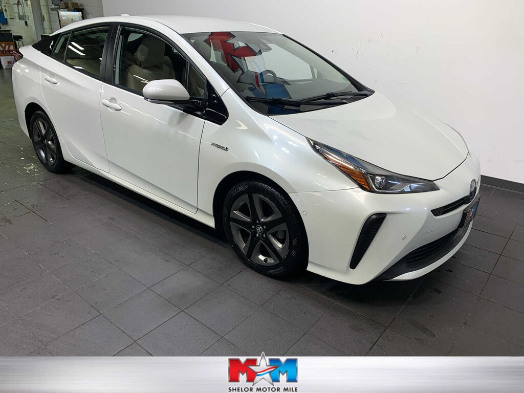 Used 2020 Toyota Prius L Eco Hatchback