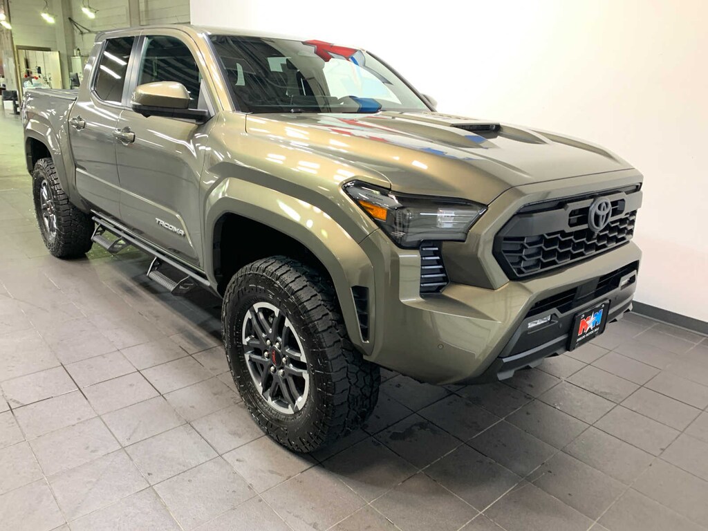 Used 2025 Toyota Tacoma 4WD SR Truck Double Cab