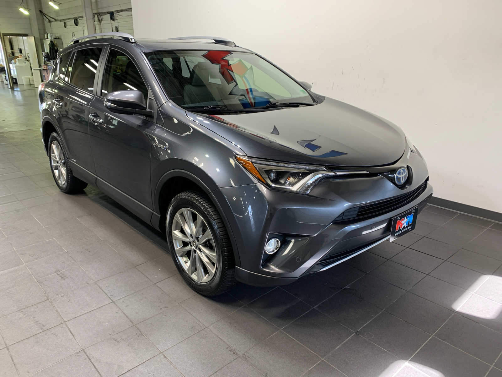 2018 Toyota RAV4 Hybrid Limited photo 2