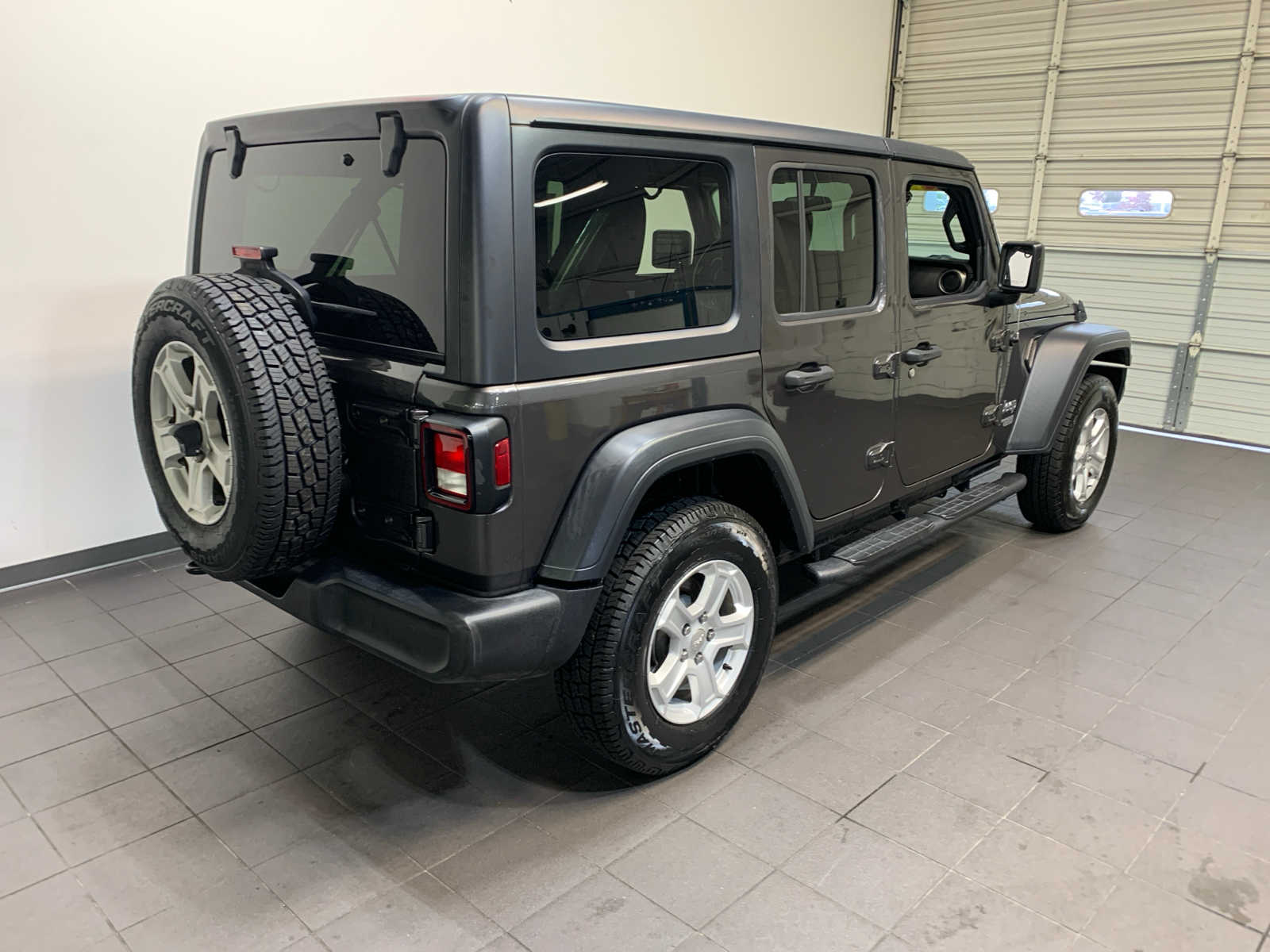 2018 Jeep Wrangler Unlimited Sport S photo 3