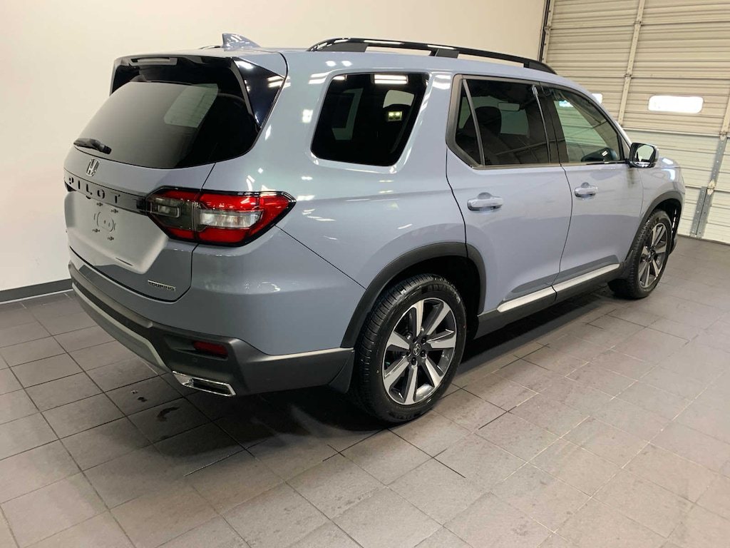 Used 2024 Honda Pilot Touring SUV