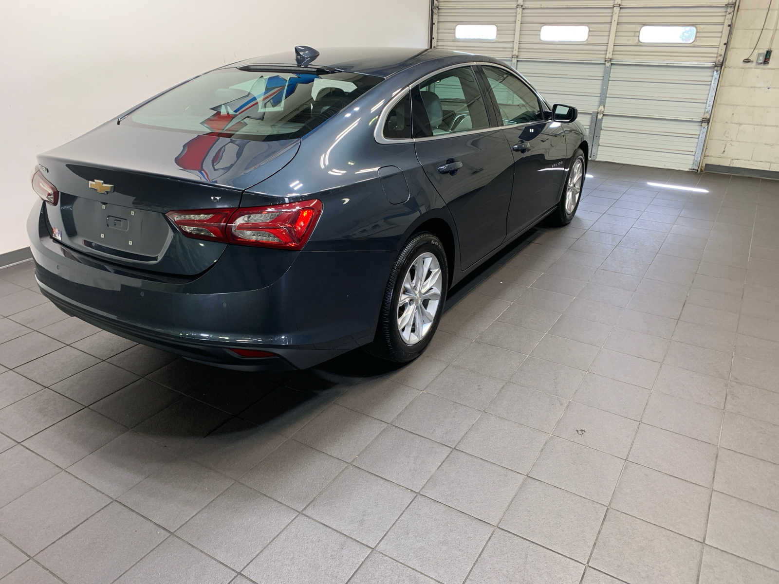 2021 Chevrolet Malibu 1LT photo 2