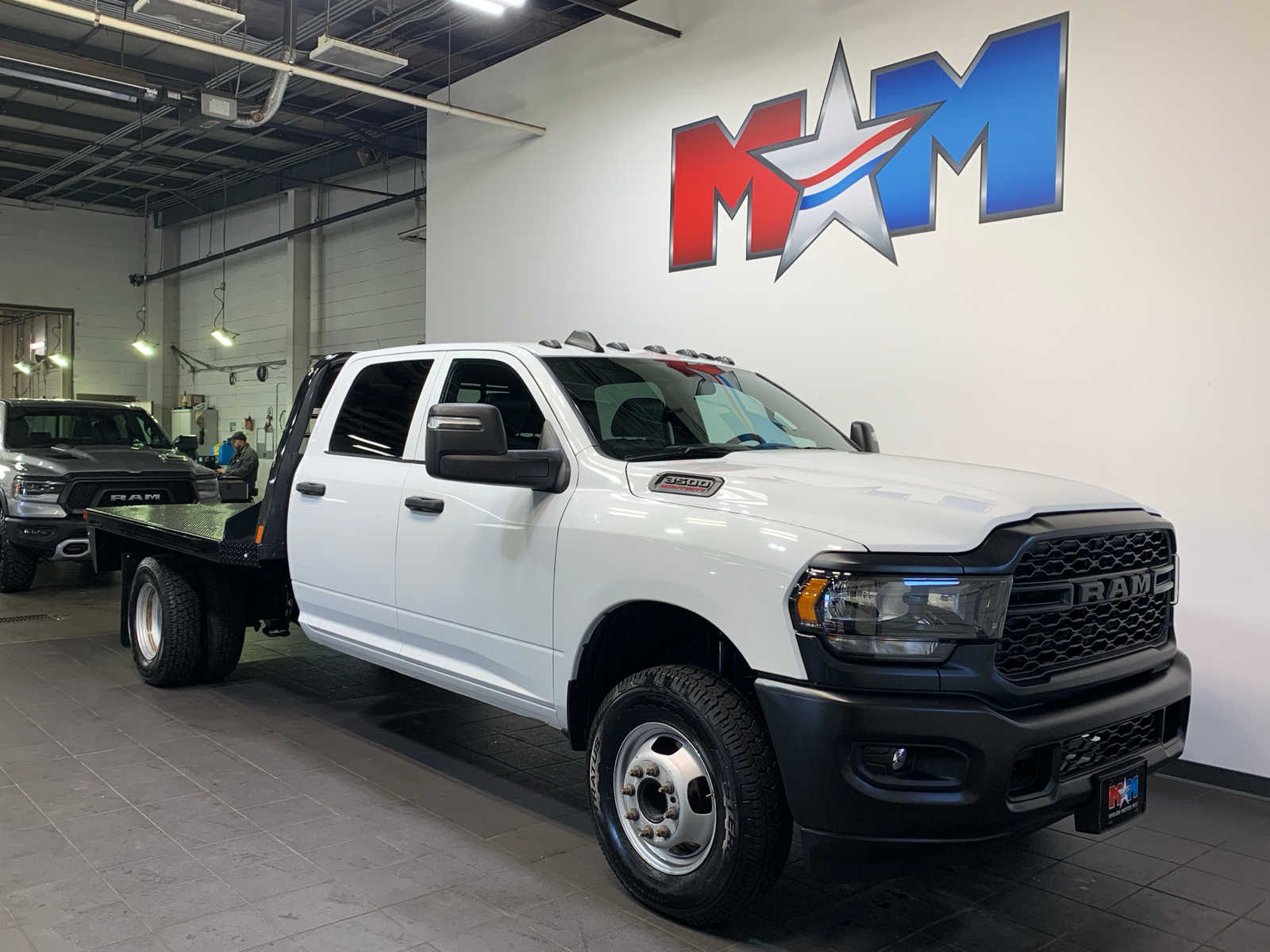 2023 Ram 3500 Tradesman photo 2