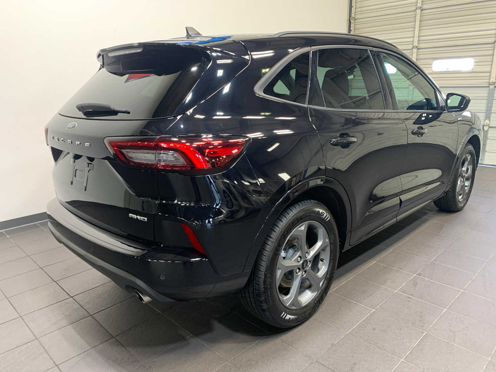 2023 Ford Escape ST-Line photo 3