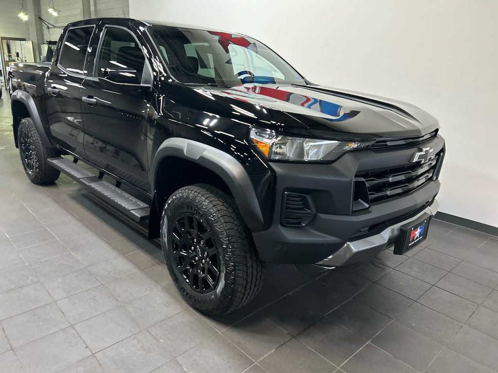 Used 2024 Chevrolet Colorado Trail Boss Truck Crew Cab