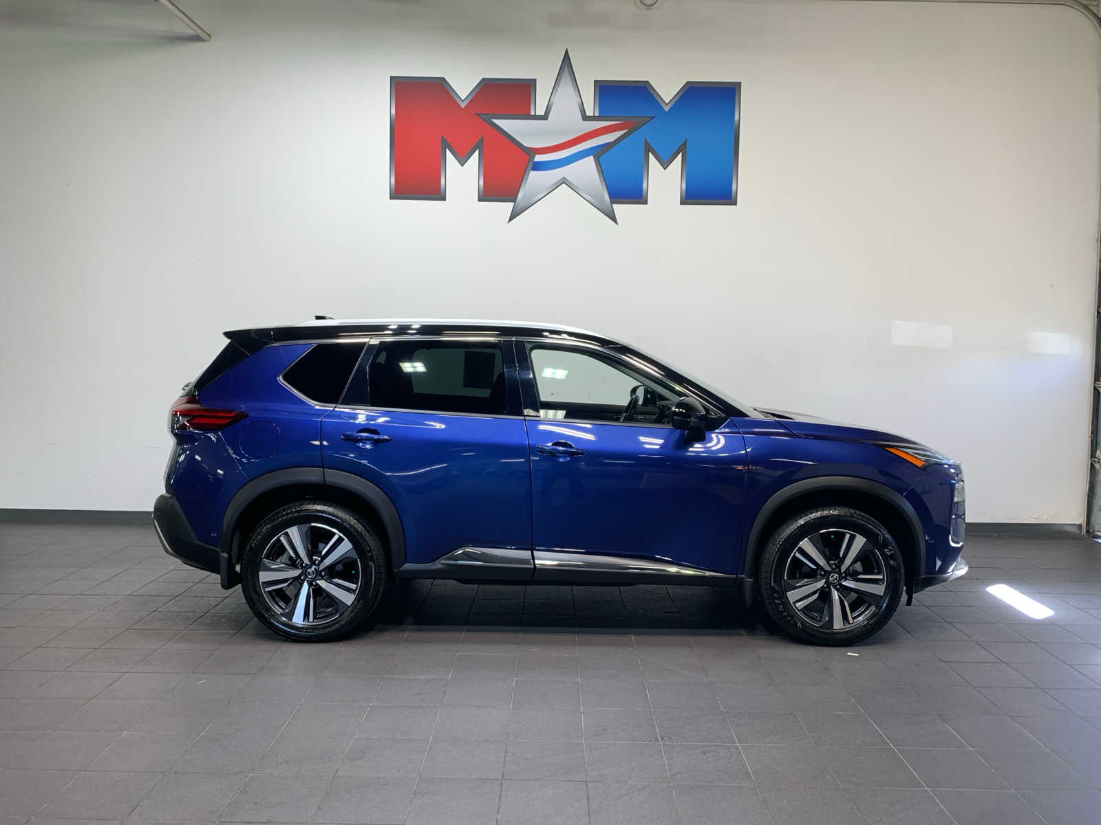 2021 Nissan Rogue Platinum photo 2