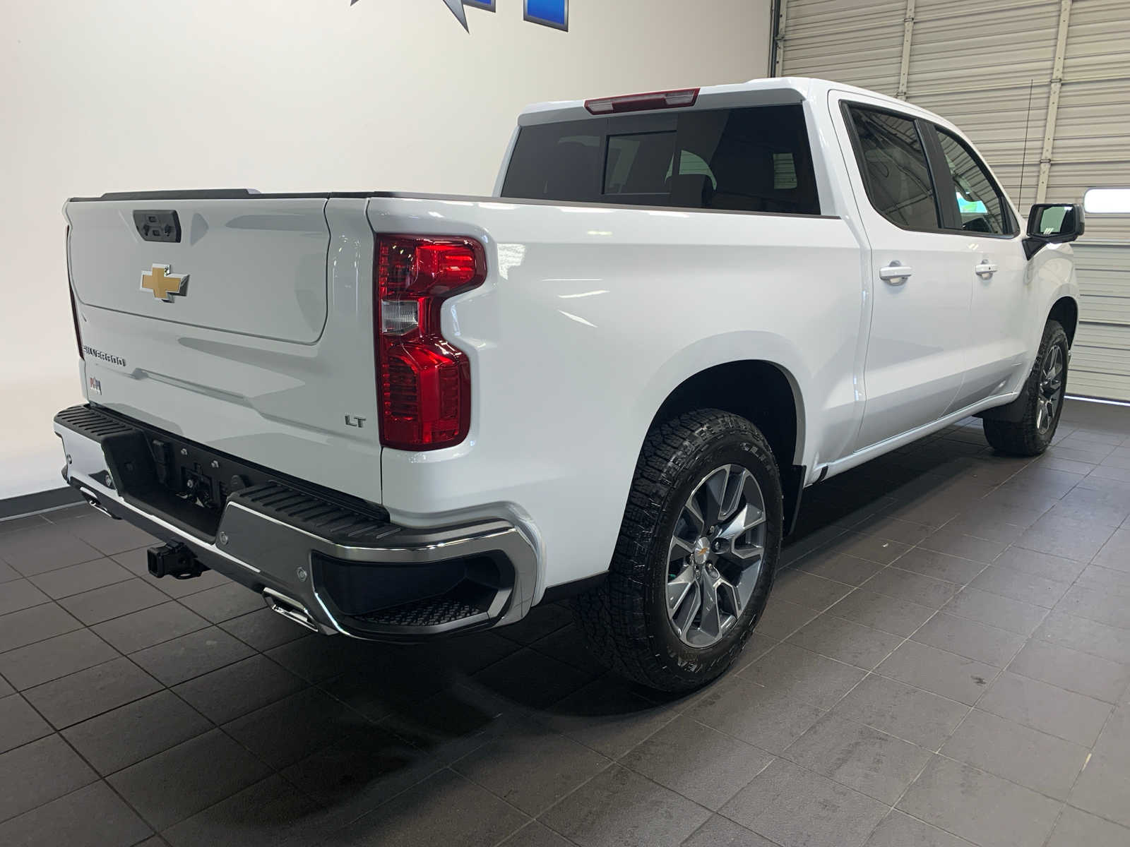 2025 Chevrolet Silverado 1500 LT photo 3