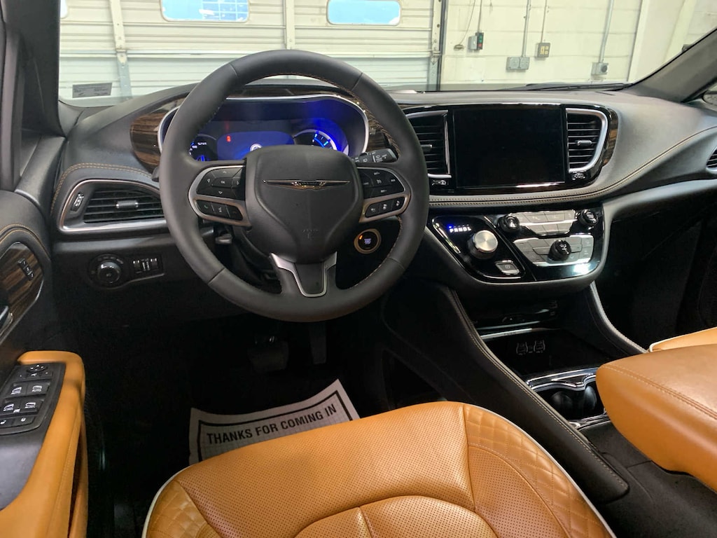 Used 2023 Chrysler Pacifica Hybrid Pinnacle Van Passenger Van