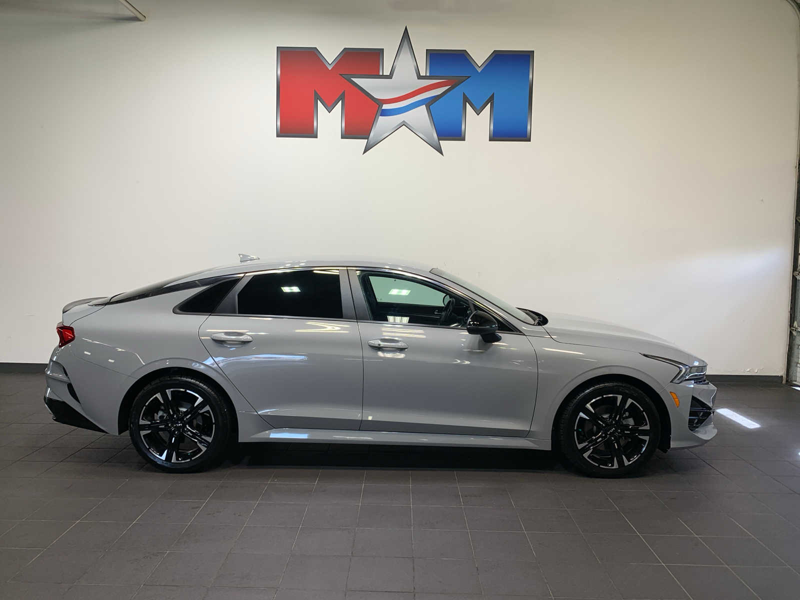 2023 Kia K5 GT-Line photo 2