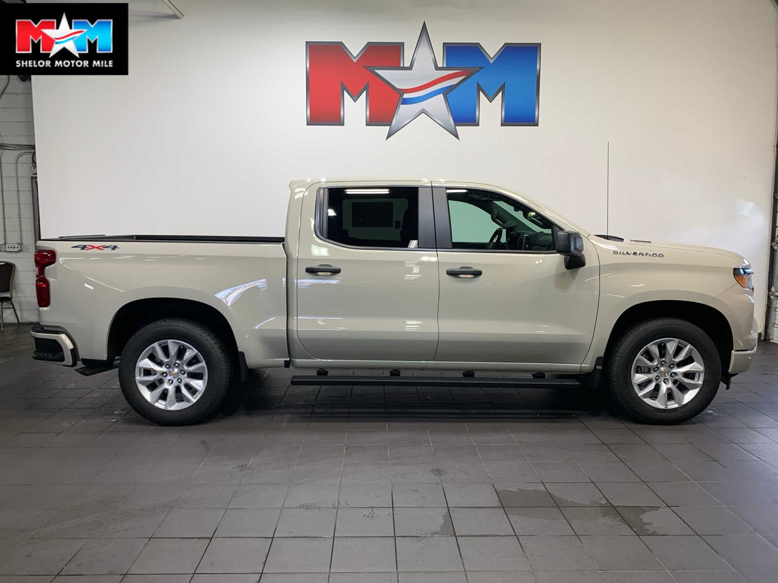 2026 Chevrolet Silverado 1500 Custom's photo