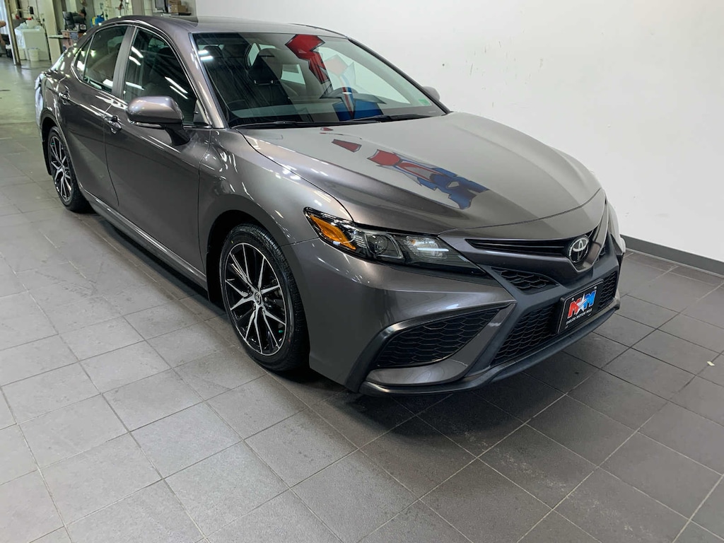 Used 2022 Toyota Camry SE Sedan