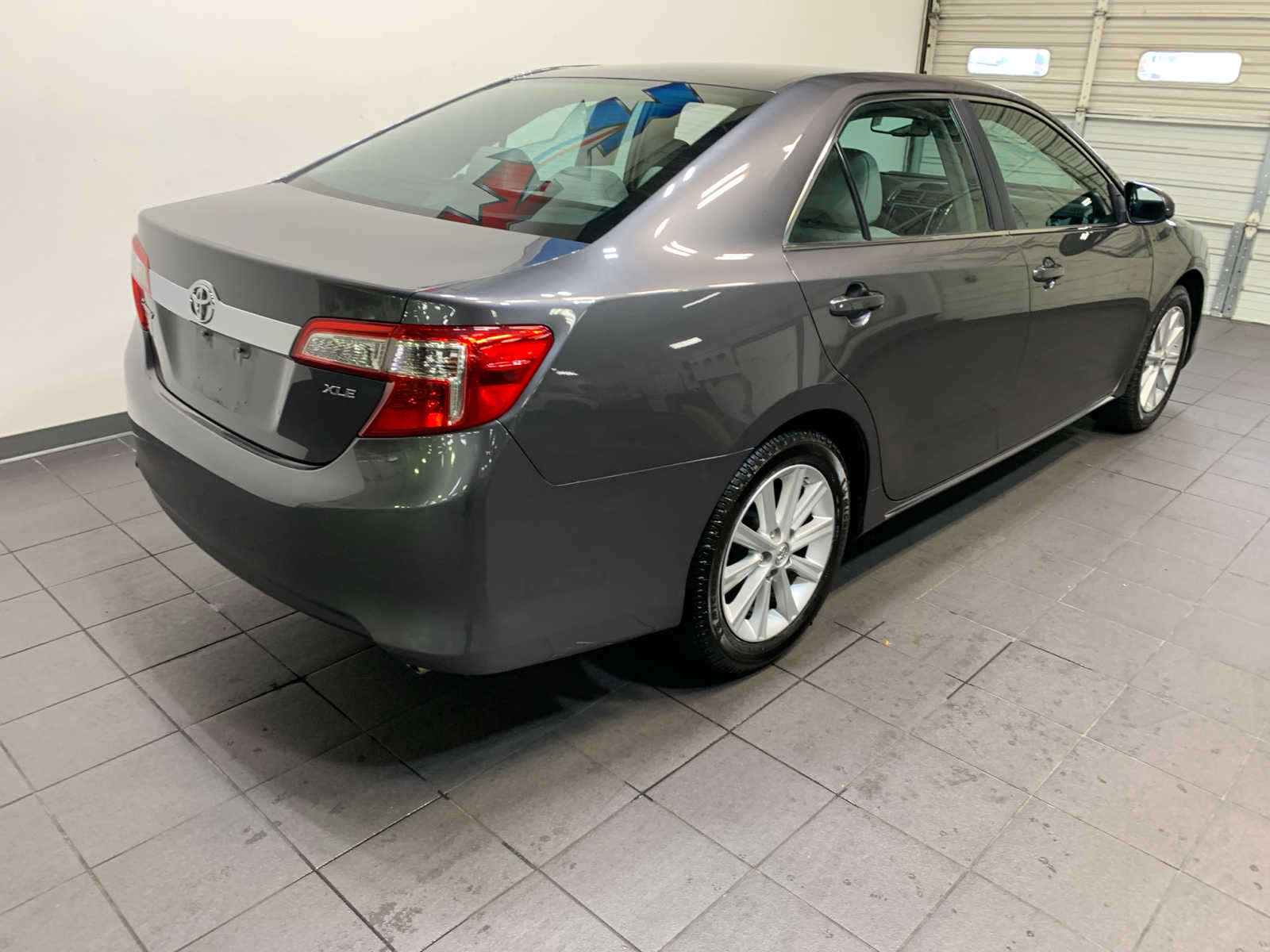 2014 Toyota Camry XLE photo 3