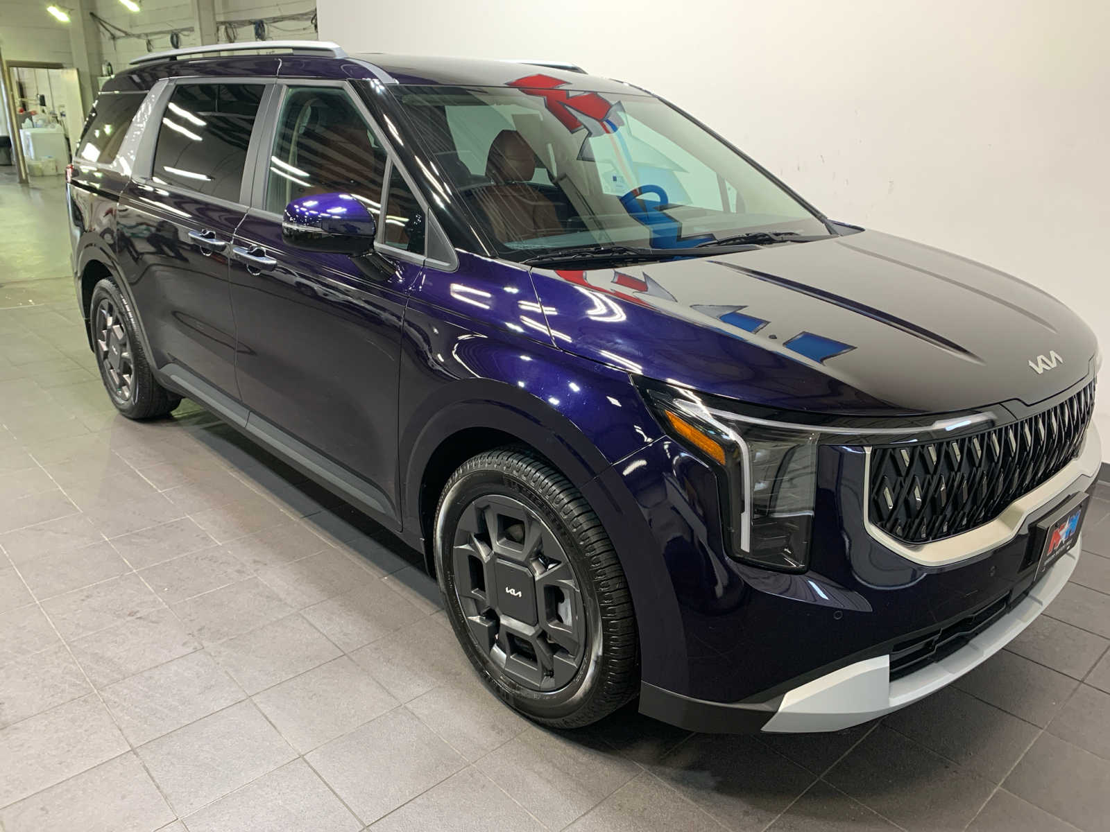 2025 Kia Carnival EX photo 2