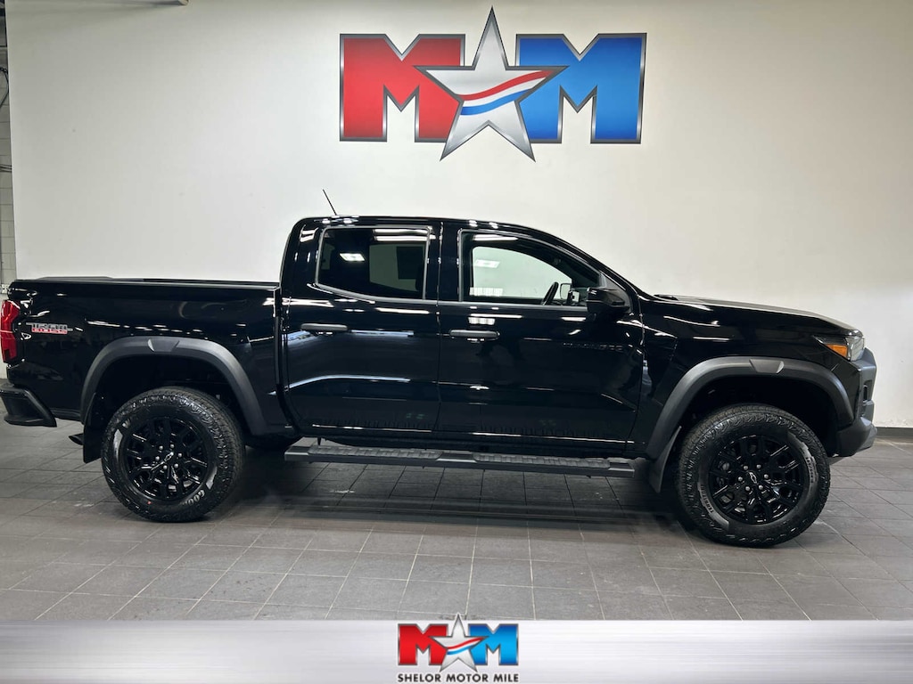 Used 2024 Chevrolet Colorado Trail Boss Truck Crew Cab