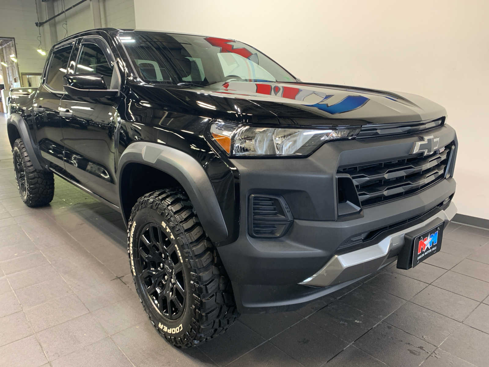 2023 Chevrolet Colorado Trail Boss photo 2