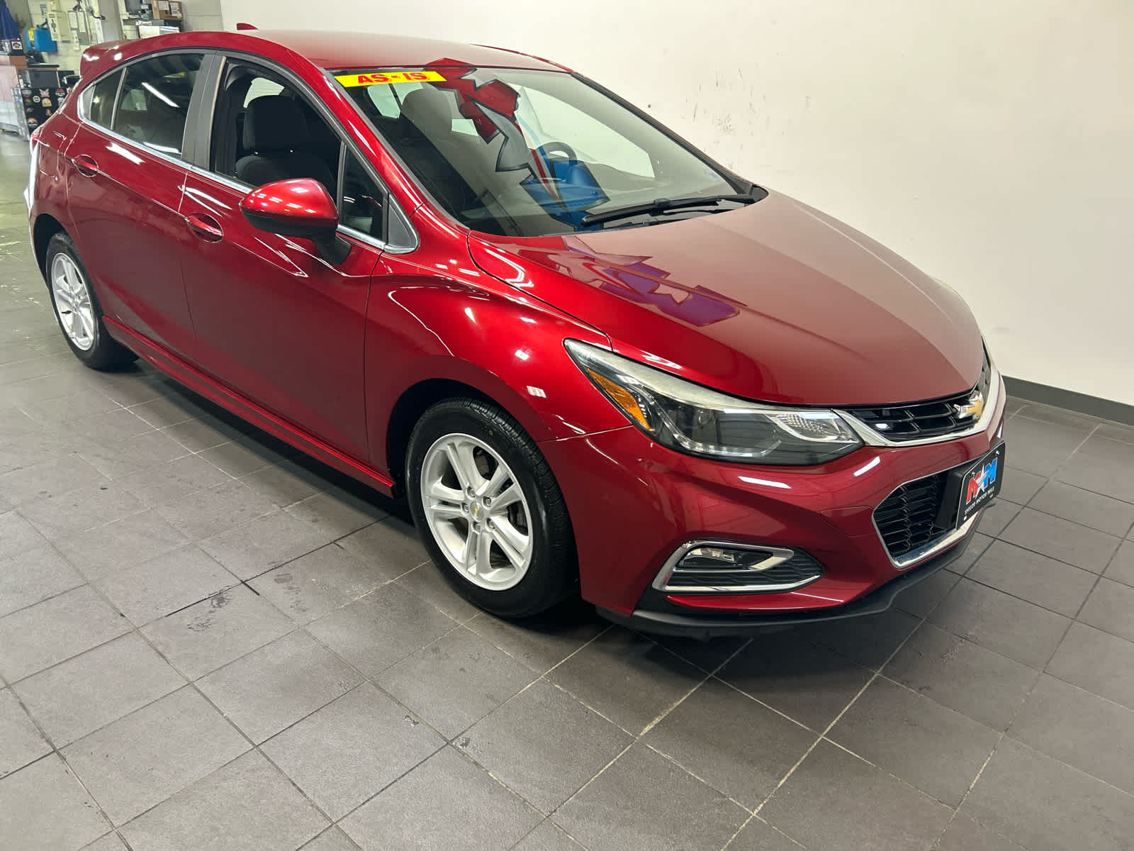 Used 2018 Chevrolet Cruze LT with VIN 3G1BE6SM7JS654476 for sale in Christiansburg, VA
