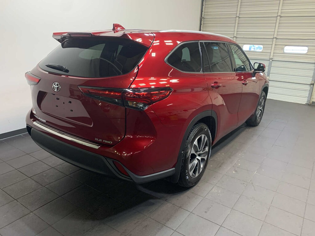 Used 2022 Toyota Highlander XLE SUV