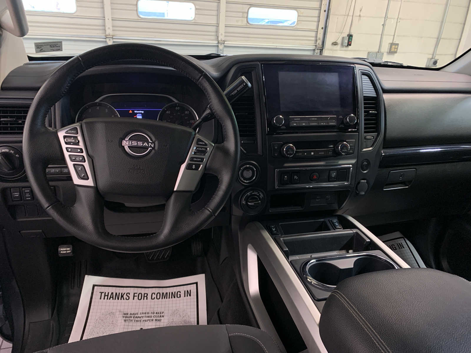 2024 Nissan Titan SV King Cab photo 4