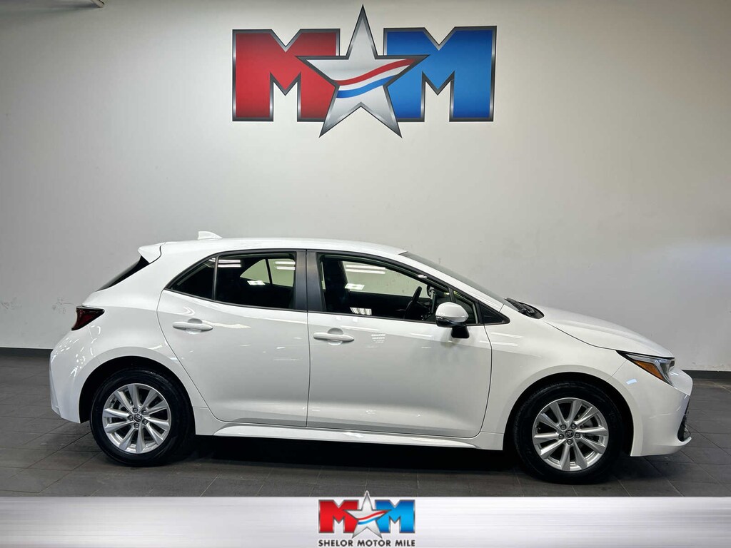 Used 2024 Toyota Corolla Hatchback SE Hatchback