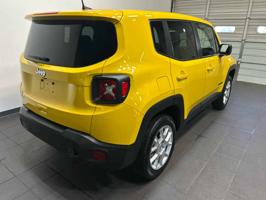 Used 2023 Jeep Renegade Latitude SUV
