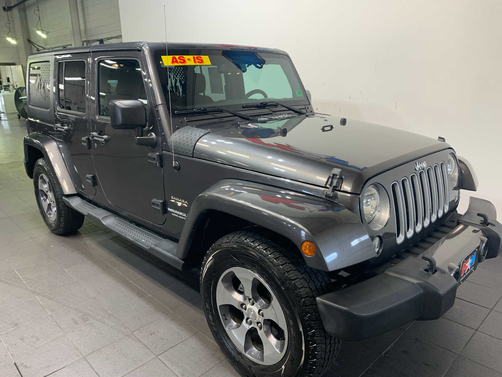 2016 Jeep Wrangler Unlimited Sahara photo 2