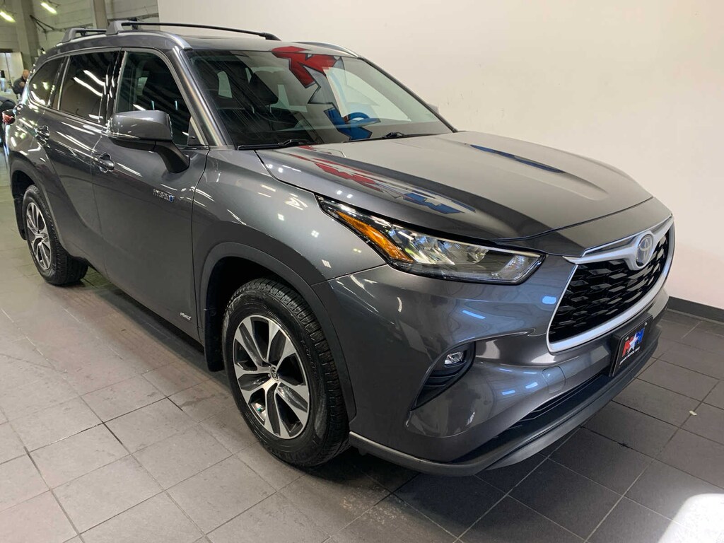 Used 2020 Toyota Highlander Hybrid XLE SUV