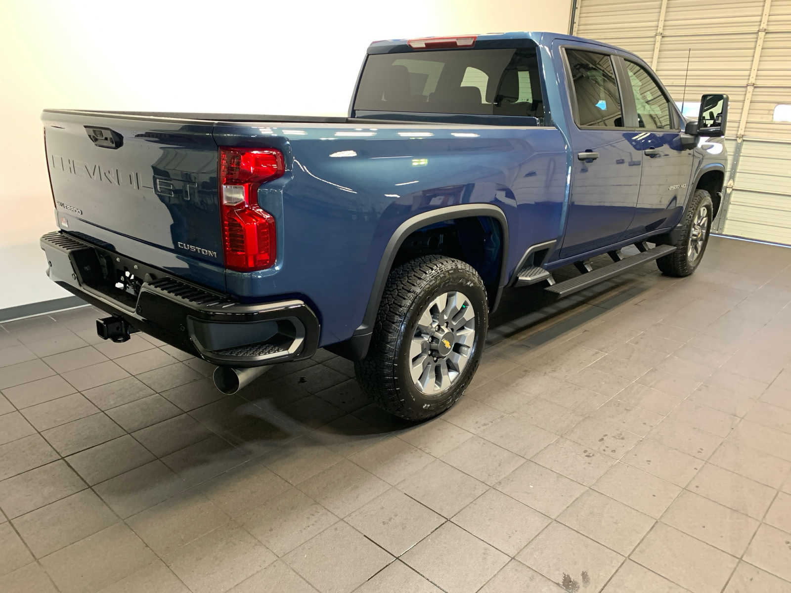 2026 Chevrolet Silverado 2500HD Custom photo 3