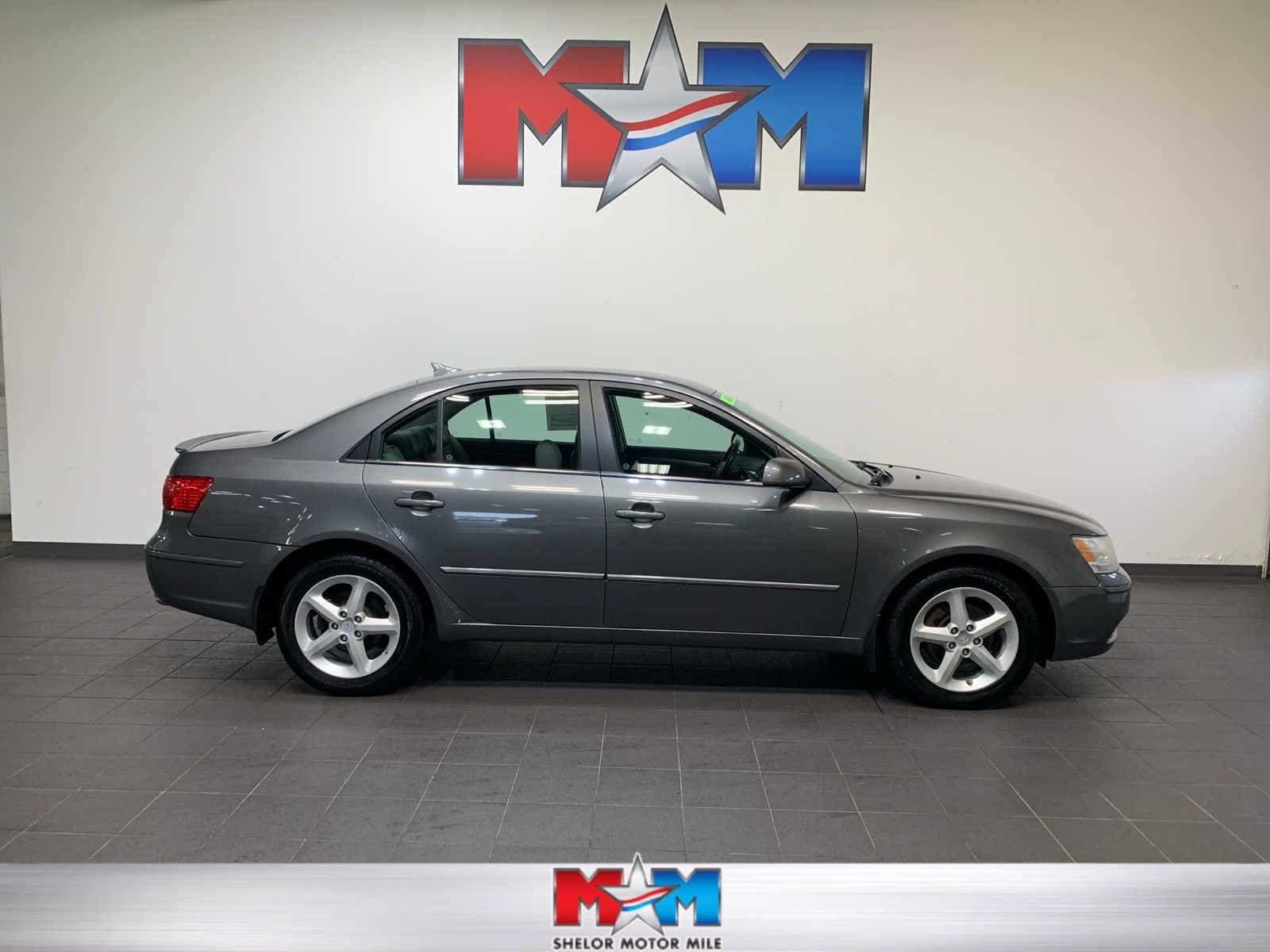 2010 Hyundai Sonata SE's photo