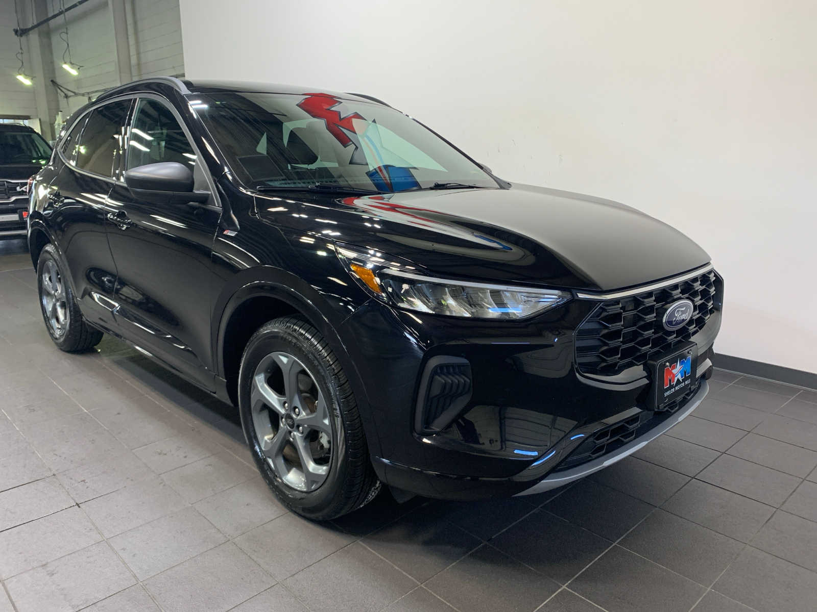 2023 Ford Escape ST-Line photo 2