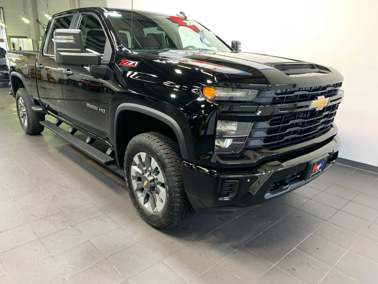2026 Chevrolet Silverado 2500HD Custom photo 2