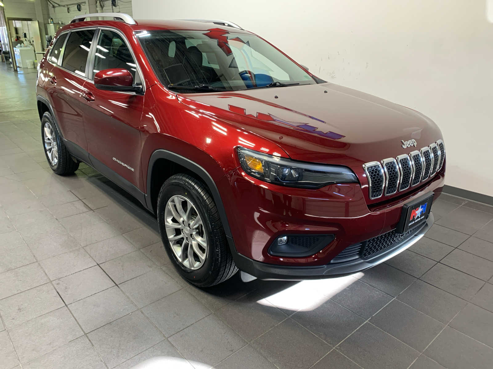 2021 Jeep Cherokee Latitude Lux photo 2
