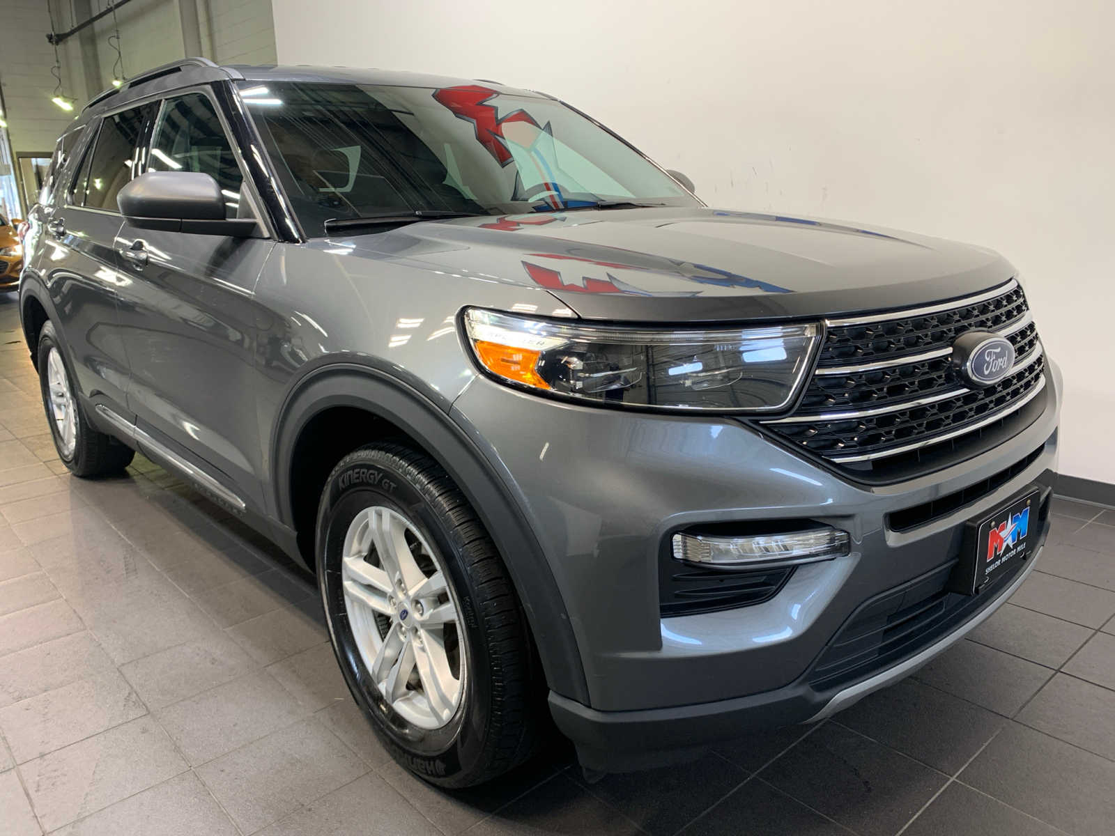 2023 Ford Explorer XLT photo 2