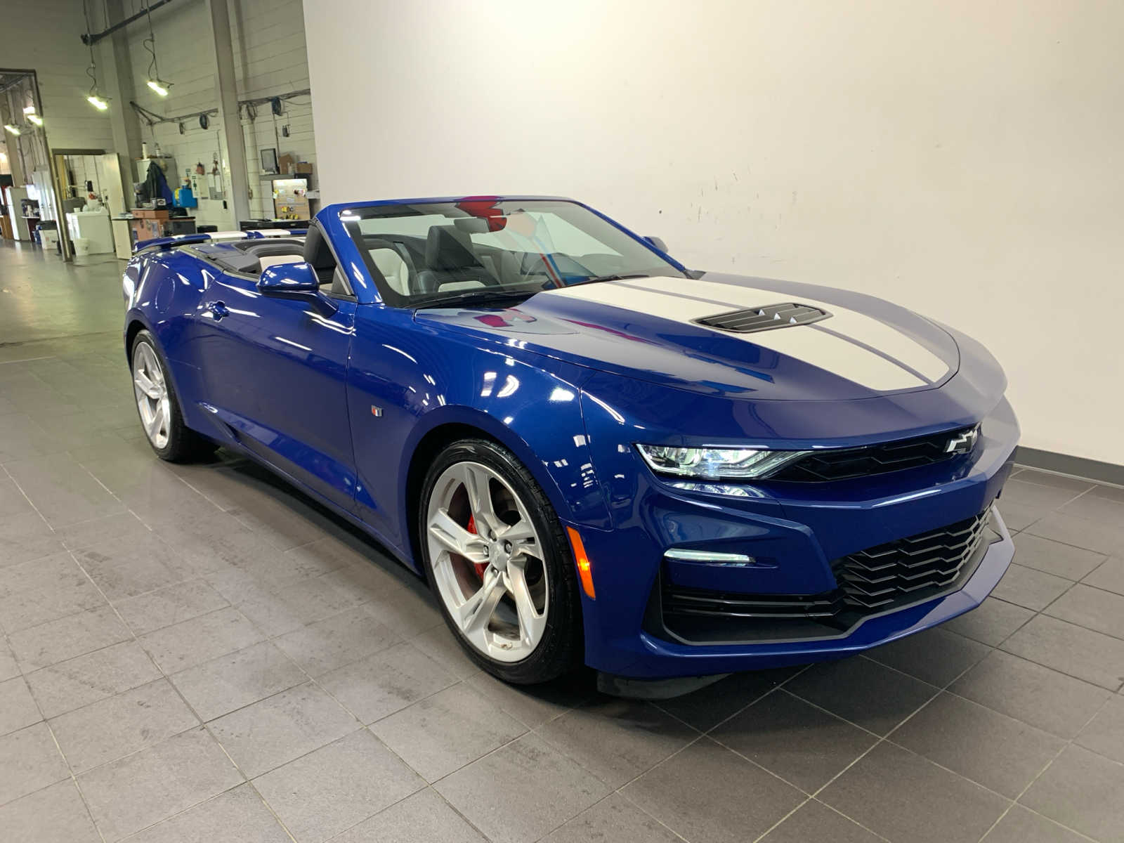 2023 Chevrolet Camaro 2SS photo 2