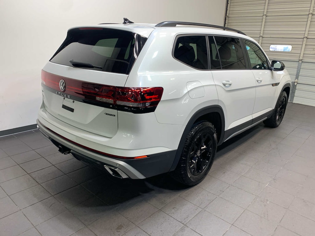 Used 2024 Volkswagen Atlas 2.0T Peak Edition SEL SUV