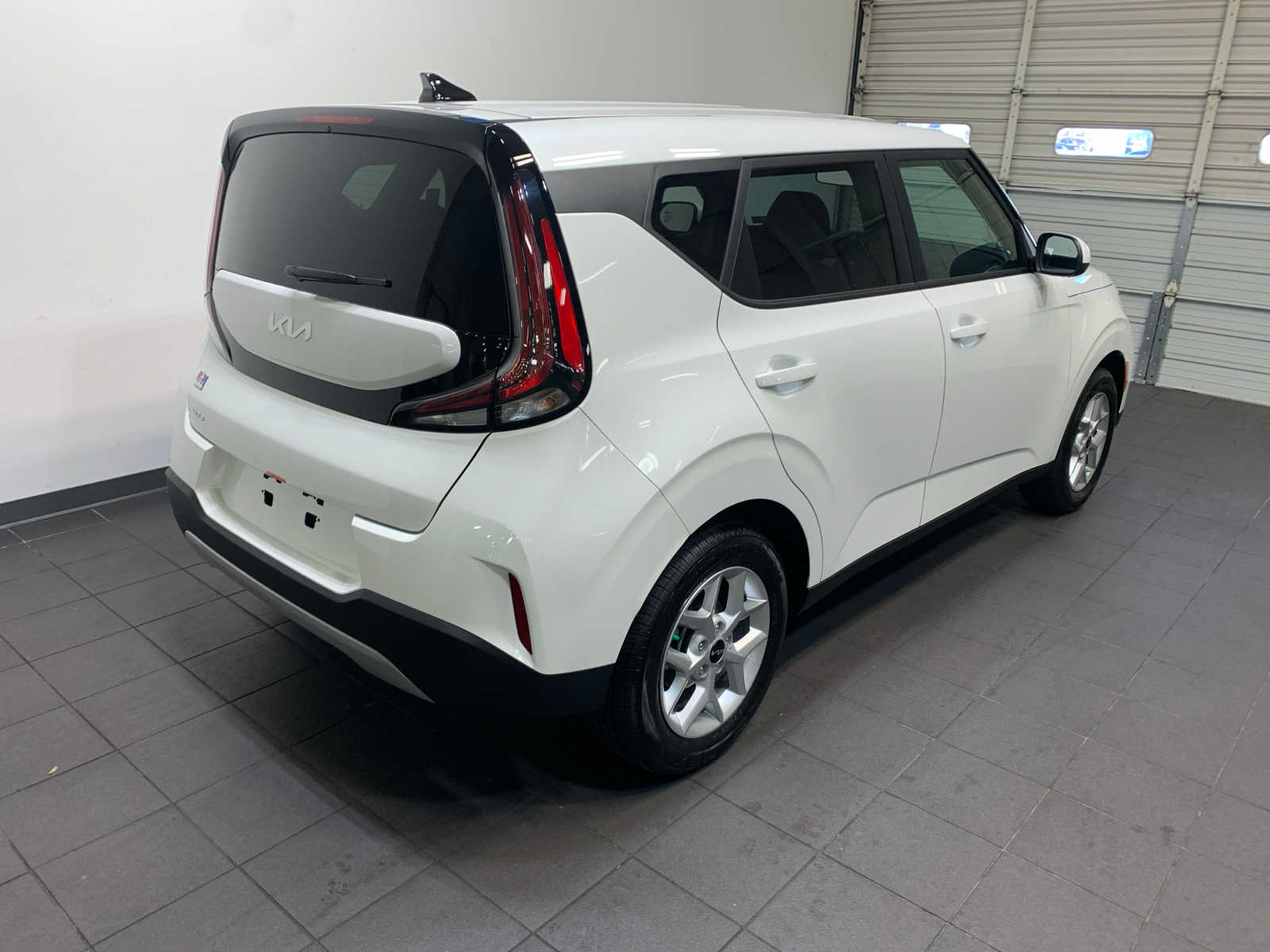 2025 Kia Soul LX photo 3
