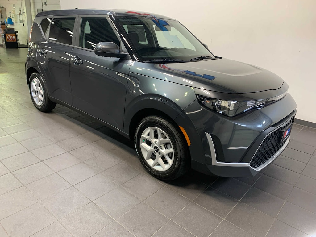 New 2025 Kia Soul LX Hatchback