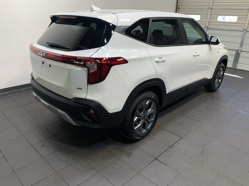 New 2026 Kia Seltos LX SUV