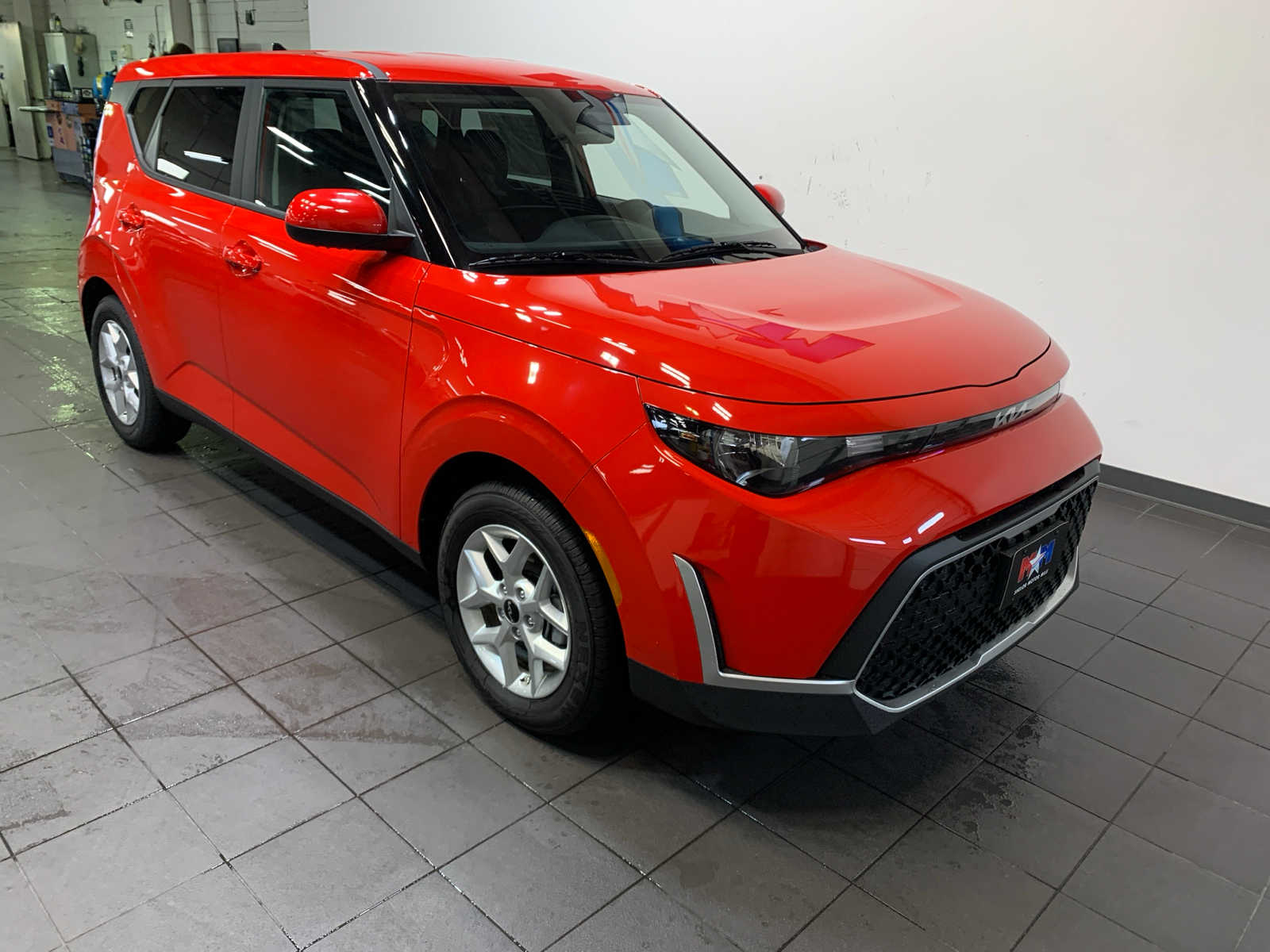 2025 Kia Soul LX photo 2